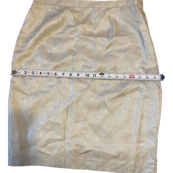 Vintage Silk fully Lined skirt. Sz 14 (Vintage sizing…fits like M/L) - Picture 4 of 12